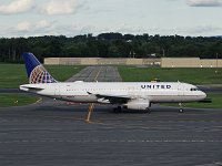 United Airlines - N458UA - 2000 Airbus A320-232 - Albany County (ALB), NY - 08/16/16