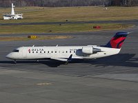 Delta Connection (SkyWest Airlines) - N433SW - 2001 Bombardier CL-600-2B19 (CRJ-200ER) - Albany County( ALB), NY - 11/18/16