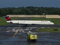 Delta Air Lines - N924DL - 1988 McDonnell Douglas MD-88 - Lands with nose gear issues - Albany County (ALB), NY - 08/12/16